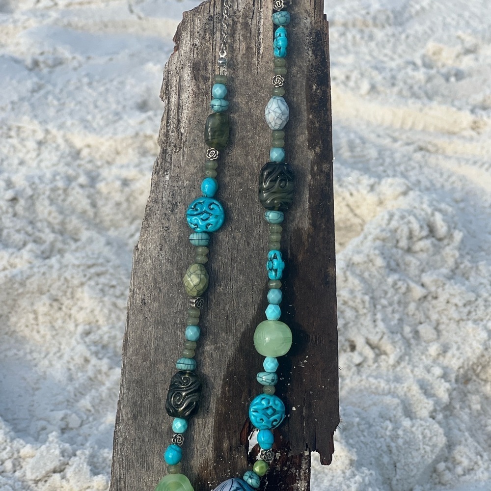Signed Monet Carved Jade Turquoise Molded glass Necklace Vintage - Picture 2 of 16